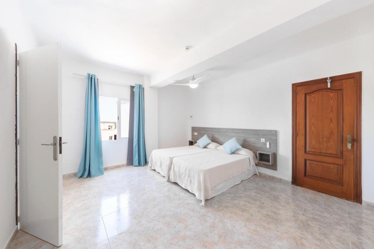 Hostal Cala Llombards Εξωτερικό φωτογραφία