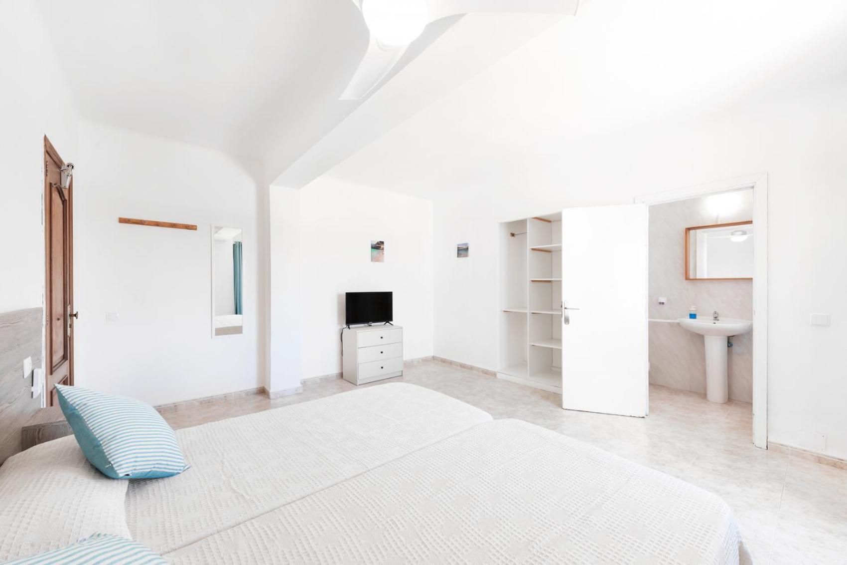 Hostal Cala Llombards Εξωτερικό φωτογραφία