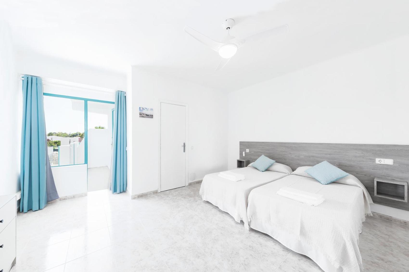 Hostal Cala Llombards Εξωτερικό φωτογραφία